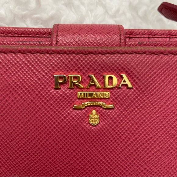 SOLD - PRADA PINK SMALL SAFFIANO LEATHER WALLET - Picture 3 of 9
